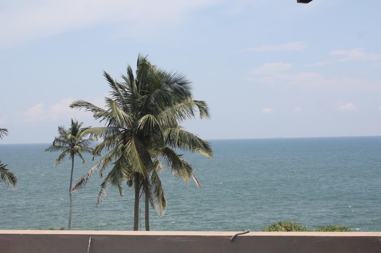 Saprin Beach Resort Uswetakeiyawa Exterior photo