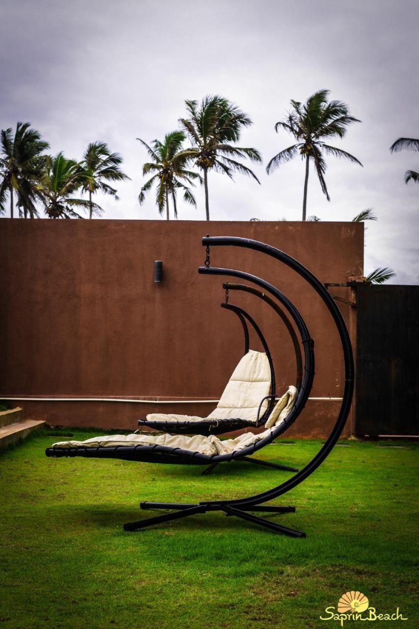 Saprin Beach Resort Uswetakeiyawa Exterior photo